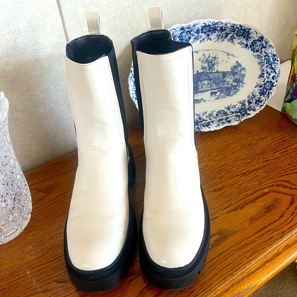 ShuShop Yusnan Bootie’s